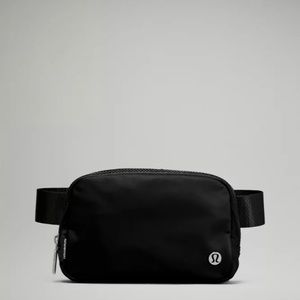 Lululemon Everywhere Belt Bag
